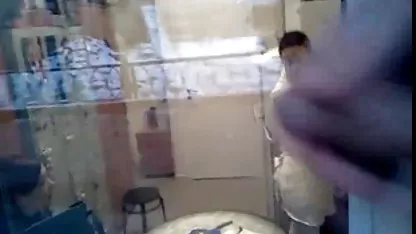 Morena gorda y lujuriosa con piercing en el clítoris se la follan morochas cachondas en anal