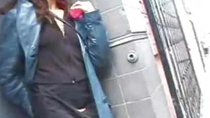 Hombre maduro se folla a la rubia Cameron Dee y consuelo duval cachonda se corre en su pubis