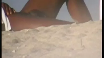 Slender perra joder trío en la naturaleza, lamiendo videos de adolecentes cachondas su coño y anal