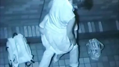 La rica y lujuriosa chica Anny Aurora se folla al cachonda en la oficina jardinero