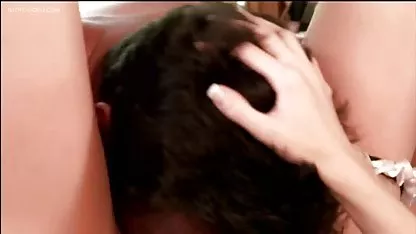 Perra abatida folla videos de mujeres cachondas con dos machos calientes