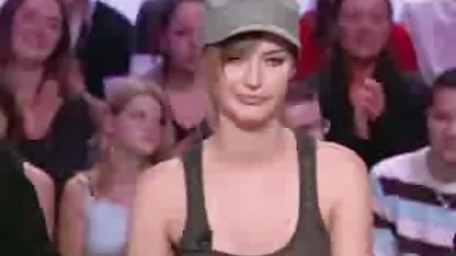 Una selección de chicas que aman ser folladas viejas calientes cachondas muy suavemente.