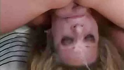 La boca de un joven estudiante es increíble. Incluye por completo a un tipo de polla larga, lo videos de maestras cachondas que hace que ella babee y jadee en voz alta. El chico la tiró en el coño, pero la mamada fue simplemente increíble