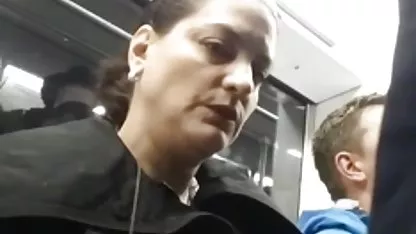 Morena Ryan sonríe con culo enorme y tetas folla negro mama muy cachonda