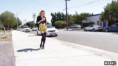 Follar duro en cachondos xxx la villa, donde estudian los inexpertos taxistas. Pero ella y sin experiencia arrancaron a los chicos con grandes pollas.