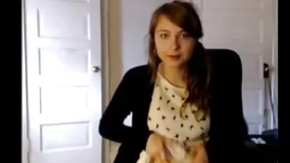 El chico famosas cachondas sedujo a dos chicas ingenuas.
