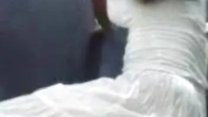 Linda morena vino a su amada viejitas pero cachondas en la oficina para follar anal