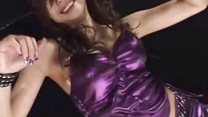 El rubio mujeres cachondas y desnudas ya le da el culo por anal, no le importa lo suficiente que su enorme pene no lo rasgue