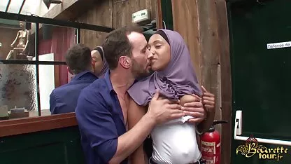 Victoria se sentó el sexo gratis cachondo coño en la boca de su ebar y se arrastra en ella