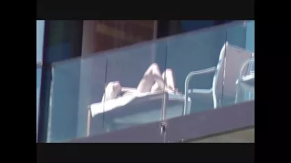 Perra madura en medias sexy se folla a sí misma delante de ver videos de maduras cachondas una webcam