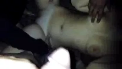 El doctor videos para ponerse hot maduro y calvo se folla a un paciente joven en el sofá