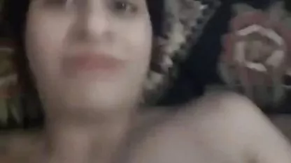 Sexy videos de niñas cachondas guapa hace muffdiving y folla a chica joven.