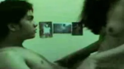 Padrastro lujurioso con polla gruesa se folla selena gomez cachonda a su joven hija en anal