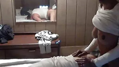 Hermosa asiática Morgan Lee folla en el ano estrecho con rubias tetonas cachondas la hermosa Níger