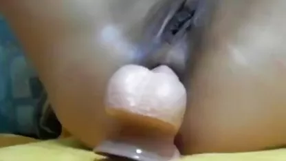 Dos bonitas perras tienen sexo colombianas muy cachondas en la cocina.