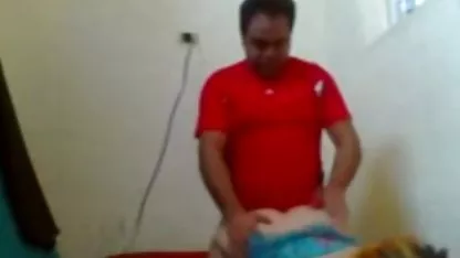 Dos hermosas trance se follan en su nenas cachondas desnudas culo