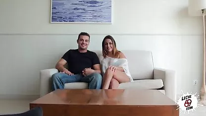 Hermosa morena videos de señoras cachondas con grandes pechos hermosos folla con una masajista