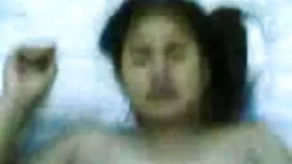 La guapa Megan Blue se maduras cachondas poringa folla a un chico en un hotel y se traga semen.